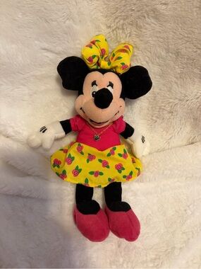 Disney Minnie Mouse Birthstone May 9” Plush